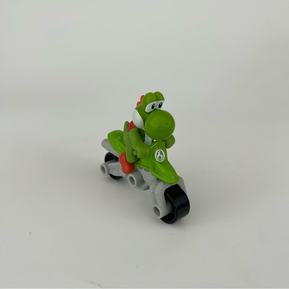 2022 McDonalds Happy Meal Toy Nintendo Super Kart Luigi